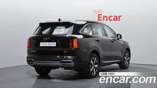 Kia Sorento 2023 — ფოტო 2/20
