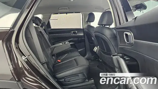 Kia Sorento 2023 — ფოტო 12/20
