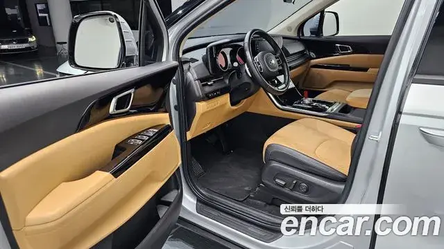 Kia Carnival 2020 — Фото 11/20