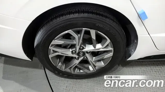 Hyundai Sonata Hybrid 2022 — Photo 17/20