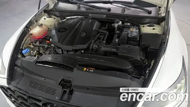 Hyundai Sonata Hybrid 2022 — Photo 10/20
