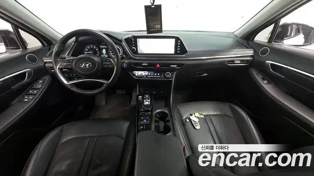 Hyundai Sonata Hybrid 2022 — Photo 15/20
