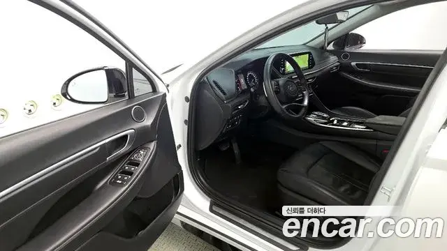 Hyundai Sonata Hybrid 2022 — Photo 19/20