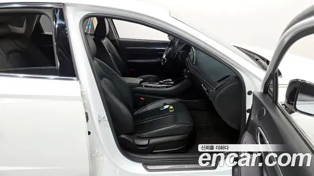 Hyundai Sonata Hybrid 2022 — Photo 6/20
