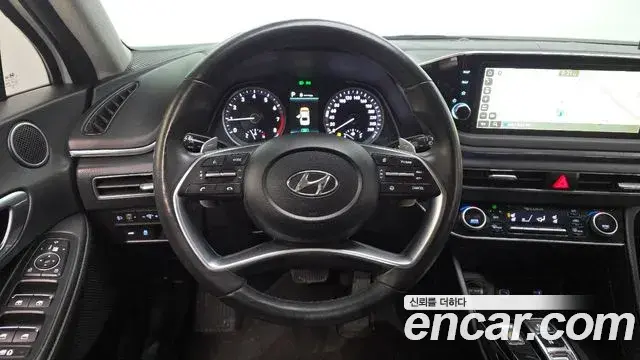 Hyundai Sonata Hybrid 2022 — Photo 11/20