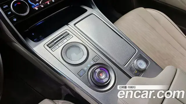 Genesis GV80 2020 — Photo 16/20