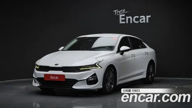 Kia K5 2020 — ფოტო 8/20