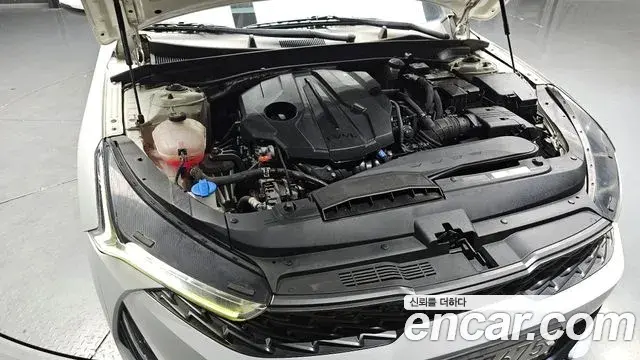 Kia K5 2020 — ფოტო 16/20