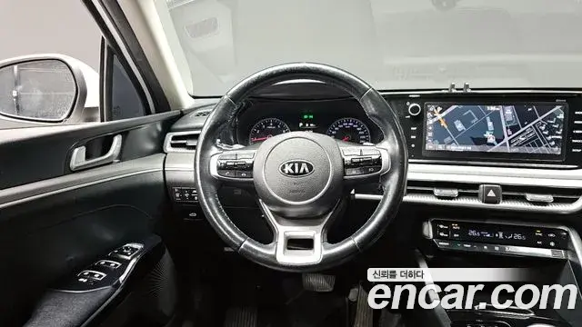 Kia K5 2020 — ფოტო 10/20