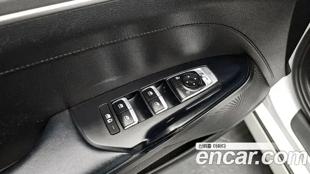 Kia K5 2020 — ფოტო 17/20