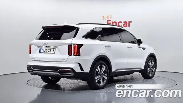 Kia Sorento 2023 — Photo 16/20