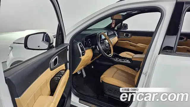 Kia Sorento 2023 — Photo 14/20