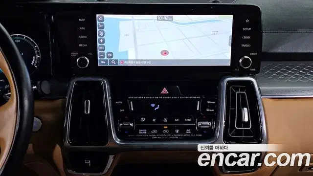 Kia Sorento 2023 — Photo 5/20