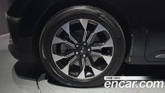 Kia Carnival 2020 — Фото 5/20