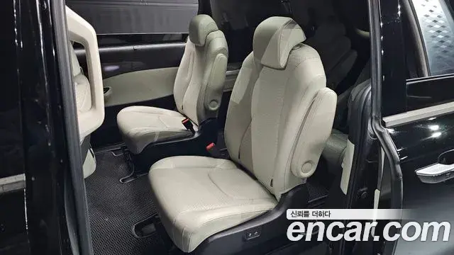 Kia Carnival 2020 — Фото 13/20