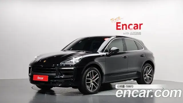 Porsche Macan 2022 — ფოტო 19/20
