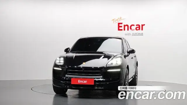 Porsche Macan 2022 — ფოტო 1/20
