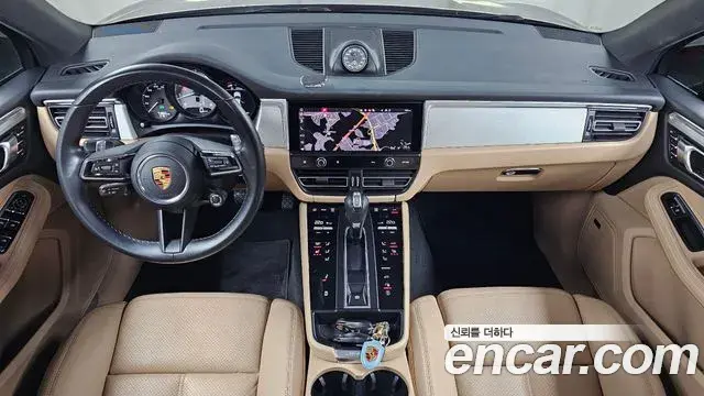 Porsche Macan 2022 — ფოტო 9/20