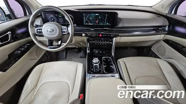 Kia Carnival 2021 — Photo 7/20