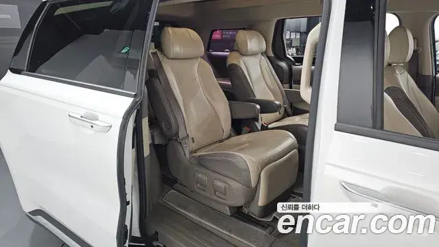 Kia Carnival 2021 — Photo 12/20