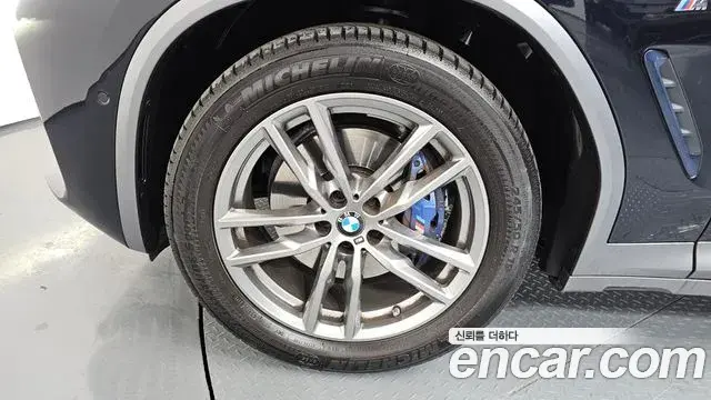 BMW X4 2021 — ფოტო 15/20