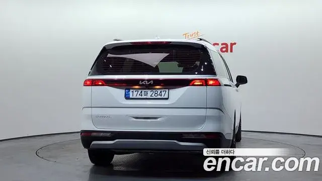 Kia Carnival 2022 — Фото 4/20