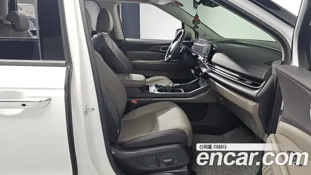Kia Carnival 2024 — Photo 13/20