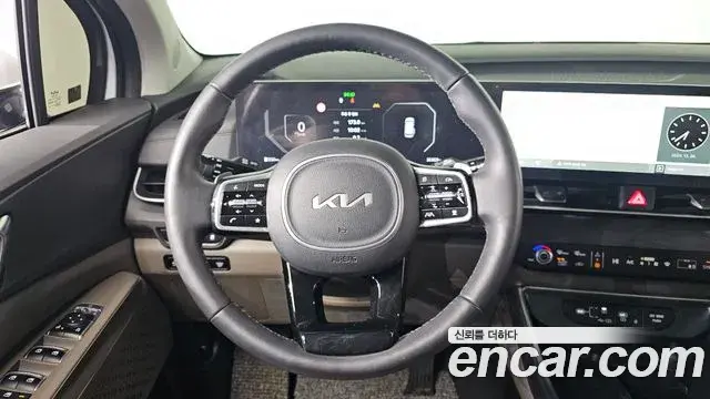 Kia Carnival 2024 — Photo 14/20