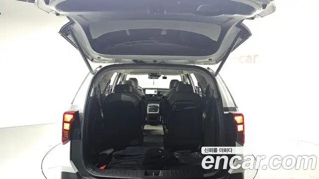 Kia Carnival 2024 — Photo 11/20