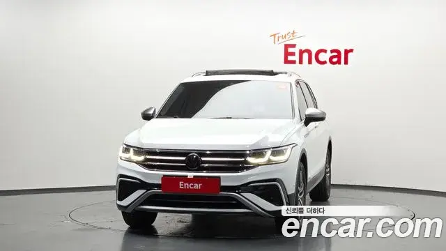 Volkswagen Tiguan Allspace 2024 — ფოტო 15/20