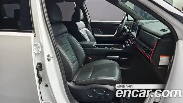 Hyundai Santa Fe 2023 — Photo 7/20