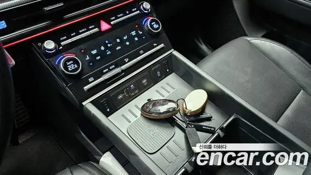 Hyundai Santa Fe 2023 — Photo 2/20