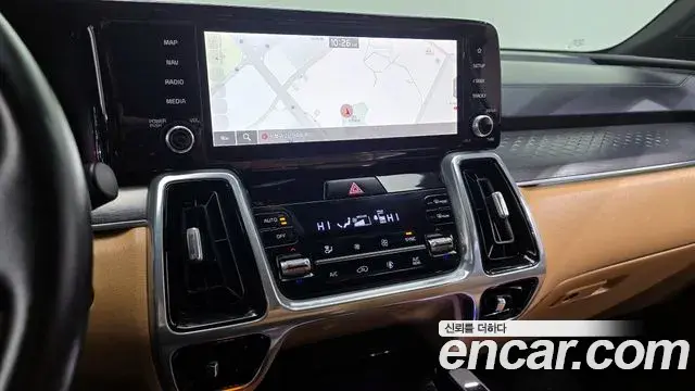 Kia Sorento 2021 — ფოტო 17/20