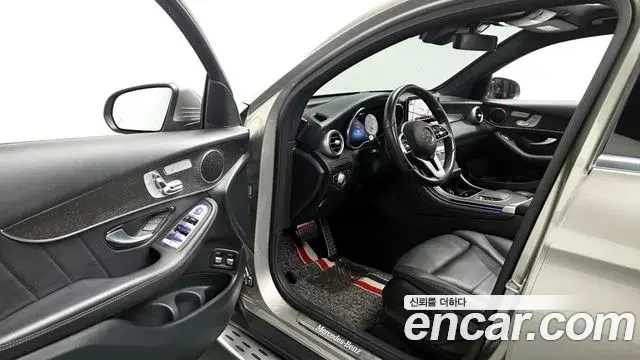 Mercedes-Benz GLC-Class 2021 — Photo 13/20