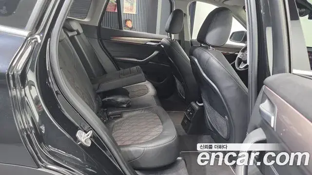 BMW X1 2021 — Photo 9/20