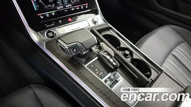 Audi A6 2022 — ფოტო 5/20