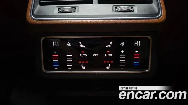 Audi A6 2021 — Фото 18/20