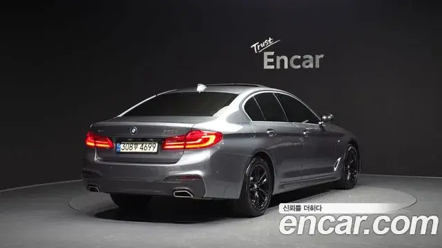BMW 5 Series 2018 — Photo 18/20