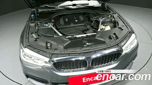 BMW 5 Series 2018 — Photo 14/20