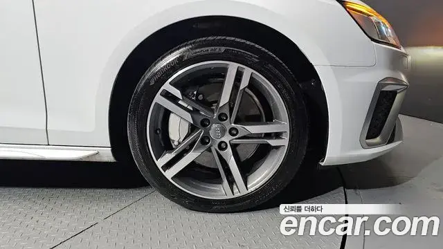 Audi A4 2021 — Şəkil 3/20