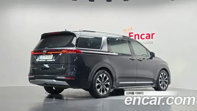Kia Carnival 2021 — Photo 1/20