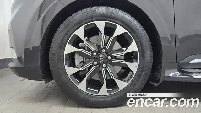 Kia Carnival 2021 — Photo 14/20
