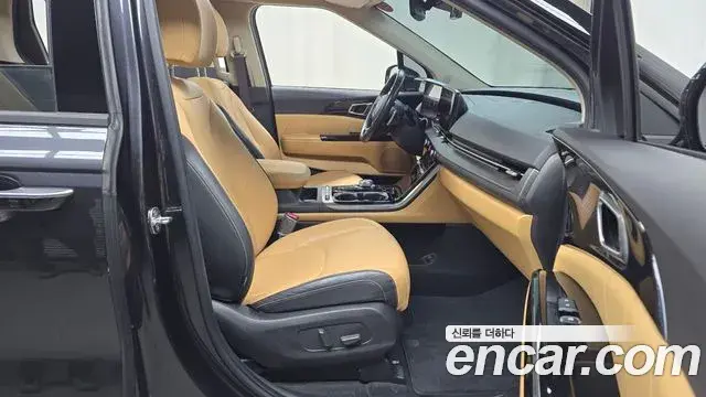 Kia Carnival 2021 — Photo 15/20