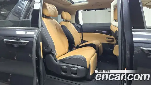 Kia Carnival 2021 — Photo 11/20
