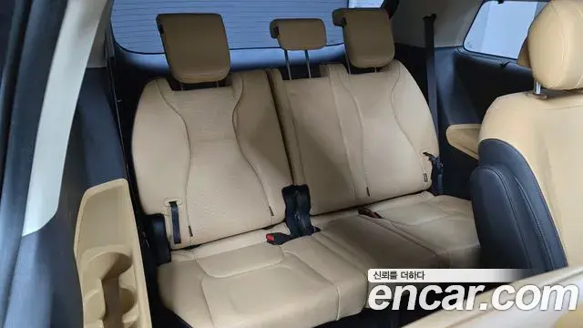 Kia Carnival 2021 — Photo 17/20