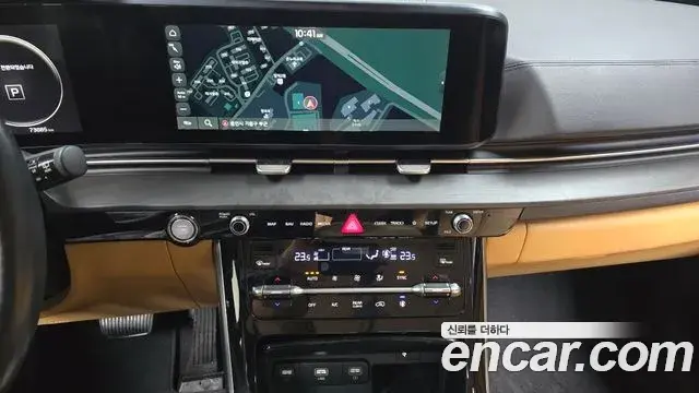 Kia Carnival 2021 — Photo 18/20