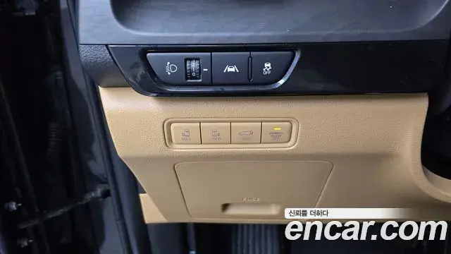 Kia Carnival 2021 — Photo 7/20