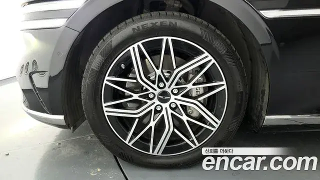 Genesis G90 2023 — Photo 15/20