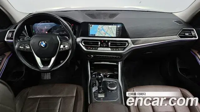 BMW 3 Series 2019 — ფოტო 15/20