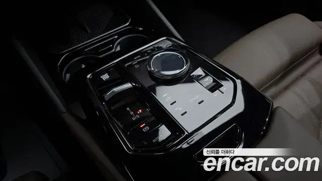 BMW 5 Series 2025 — Фото 9/20